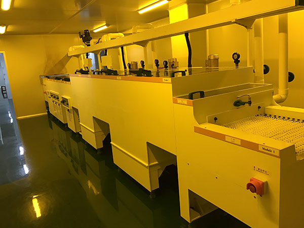 触摸屏黄光设备